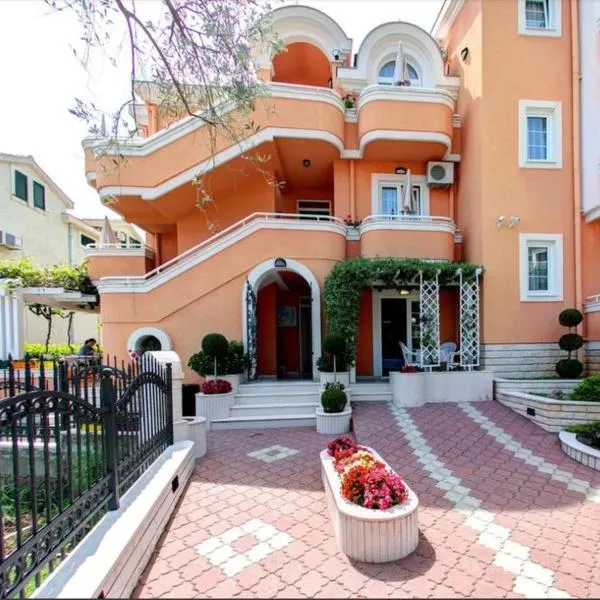Vila Koral, hotel v destinaci Petrovac na Moru