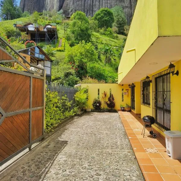 Hermosa casa de campo en GUATAPÉ, hotel v destinaci Guatapé