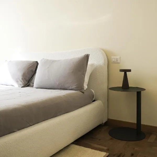 La Maison - 2 min walk to Bernina Express, hotelli kohteessa Tirano