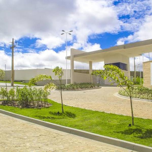Casa em condomínio no Maior São João-CG