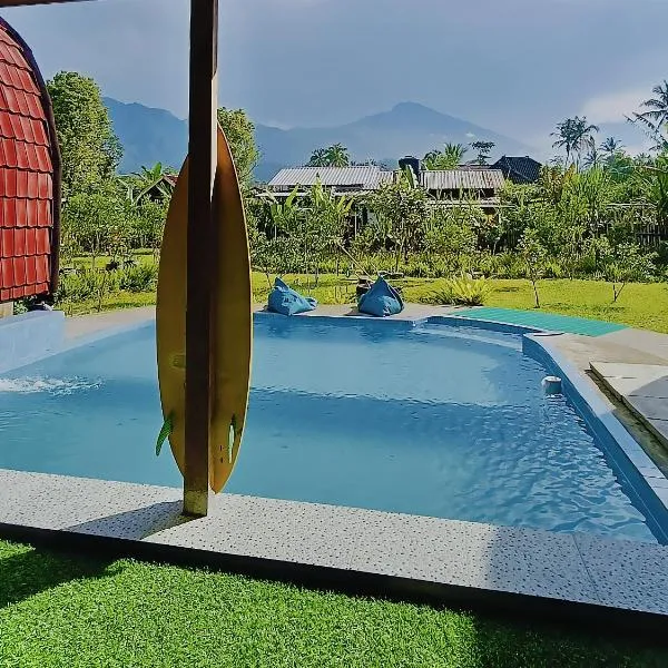 Raturinjani homestay, hotel in Selong