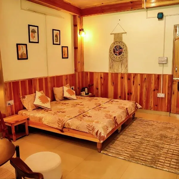Boho Grove Cafe & Stay, Tirthan Valley, hotel en Banjār