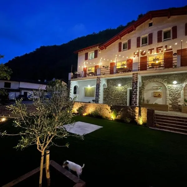 Clementenia, hotel v destinaci Arnéguy