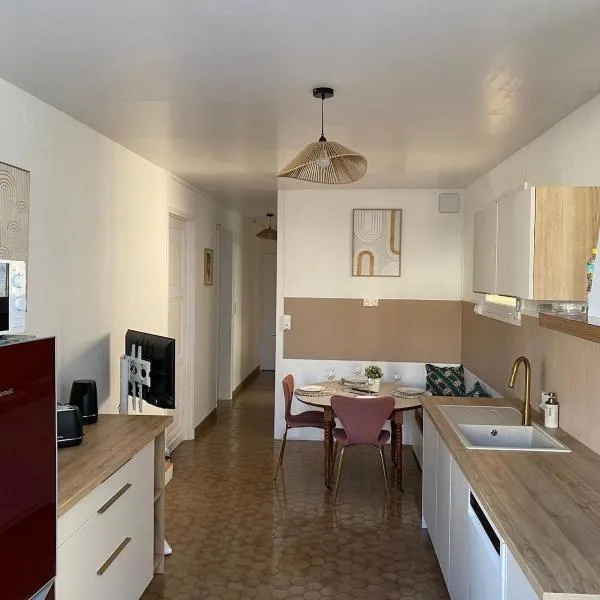 Appartement de charme dans une maison de maître, hotel a Surgères