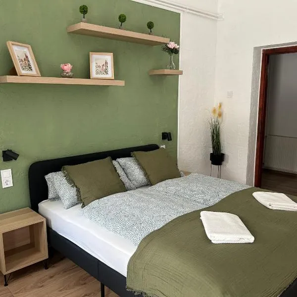 Balaton Bloom Vendégház, отель в Шиофоке