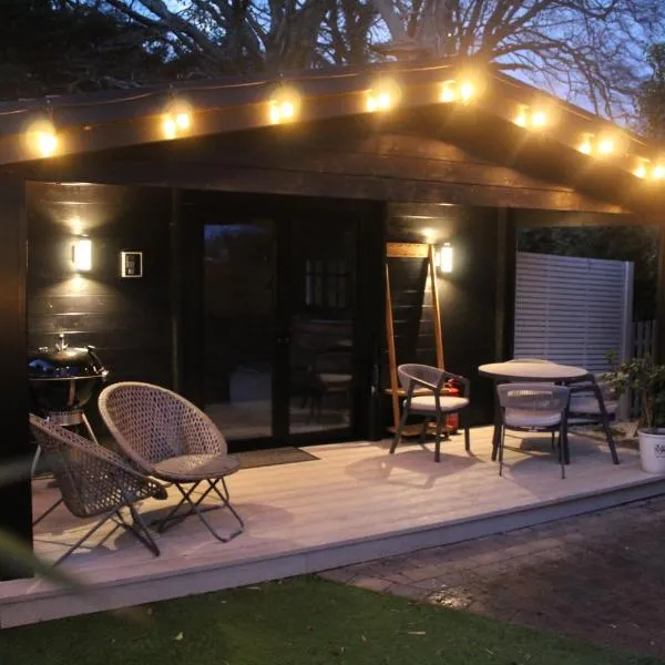 White River Retreats luxury lodges with Private Wood Fired Hot Tubs, hôtel à Chwilog