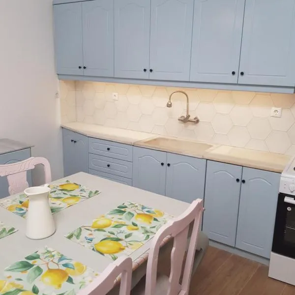 Το Ρόδο και Η Λεμονιά, готель у місті Міріна