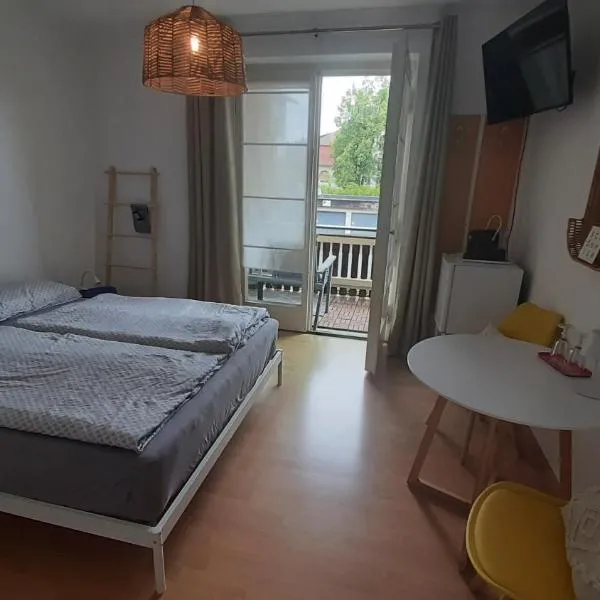 Barbara's Zimmer im Zentrum, hotel u gradu Felden am Verterze
