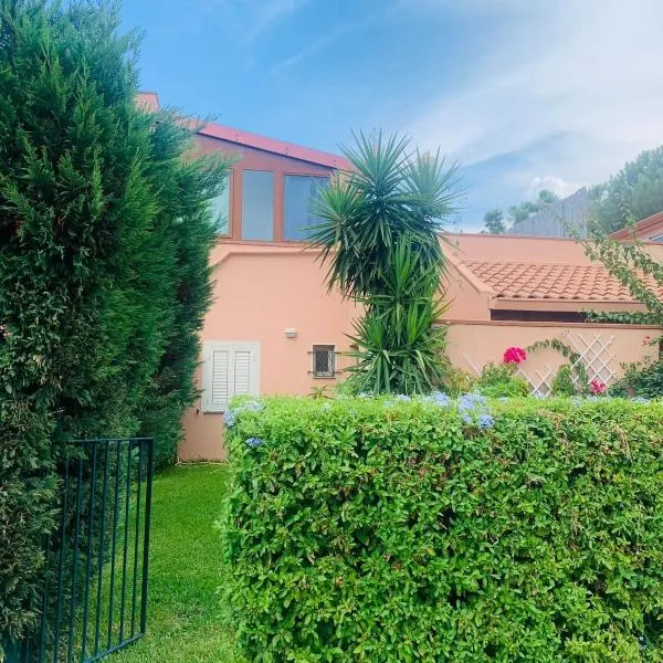 PORTOROSA Casa accogliente con giardino, hotel en Torre Forte