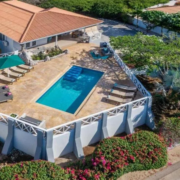 Beautiful & Spacious Villa with view in Jan Thiel, hotel v destinaci Jan Thiel
