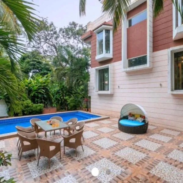 Luxury 3BHK Villa With Private Pool in Candolim, hotel v destinaci Nerul