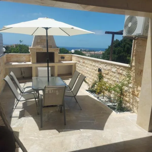 Sea view maisonette Chloraka, hotel v destinaci Klorakas
