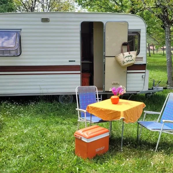 CHEZ JOSETTE caravane Camping le sorbier Montignac Lascaux, hotel en Montignac