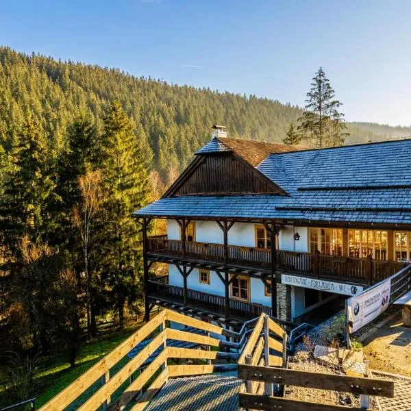 Valašské chalupy Resort, hotel ve Velkých Karlovicích
