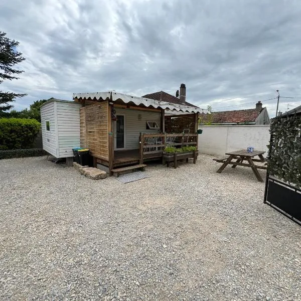 Mobilhome situé côté ville et côté campagne, hotel v destinaci Beaune