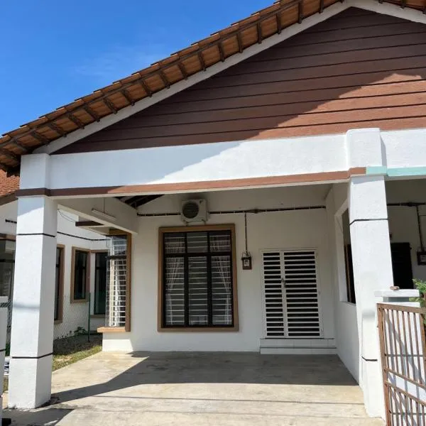 Rumah Armand Masjid Tanah Ria 3 , 4BR Fully Aircond Masjid Tanah Melaka, hotel v destinaci Masjid Tanah