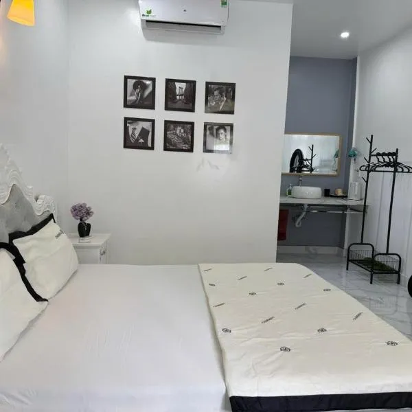 Cat Ba Santorini Homestay, hotel v destinaci Cát Bà