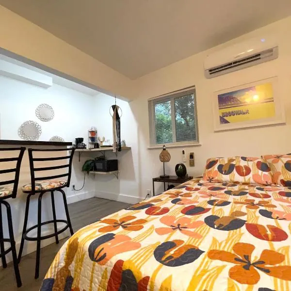 Tropical Paradise in Miracle Mile with Parking, hotel in Miami
