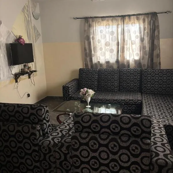 Vesty House, ξενοδοχείο στο Λομέ