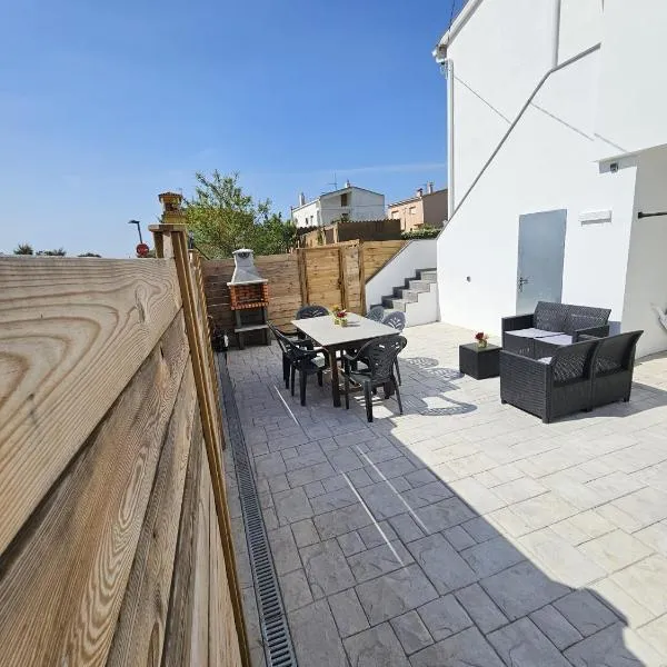 Apartamento Cala i Bosc en Mont-ras - Palafrugell - Costa Brava, hotel in Montrás