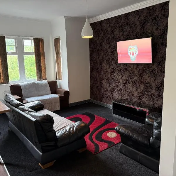 Lux spacious 3BR entire apartment, hotel in Wakefield