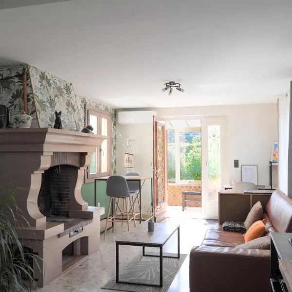 Maison avec accès indépendant, au centre-ville de Tournus, Hotel in Tournus