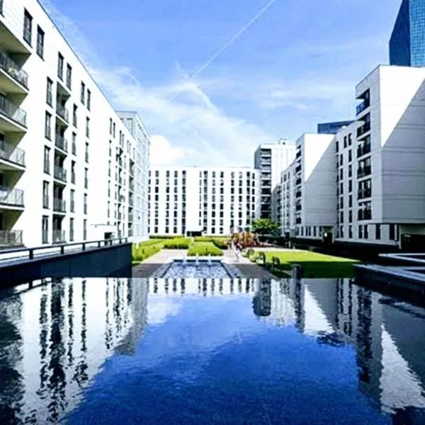 NiceToSeeYou Warsaw Apartament Centrum-Metro-Deluxe-self check-in, hotel in Warsaw