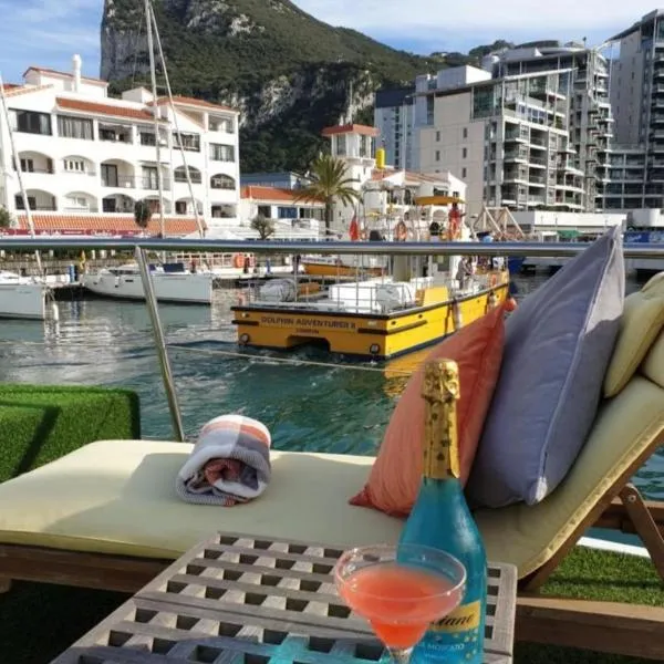 JASMINE CORAL JAY Boutique Boatel Ocean Village, hotel in Gibraltar