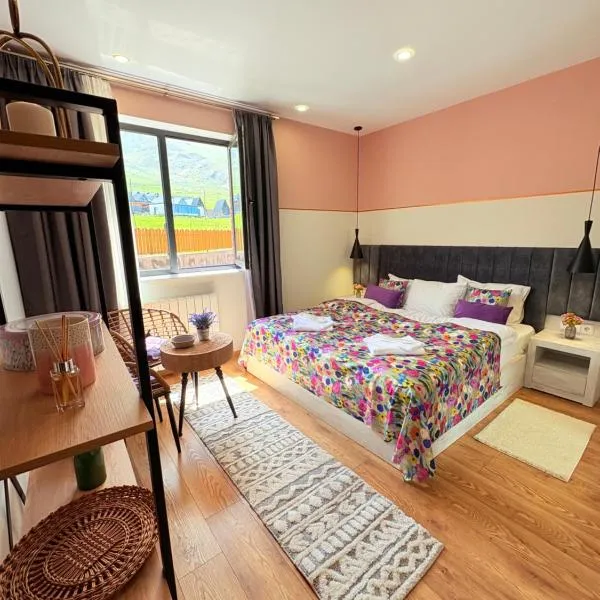 Devdaraki Apartments N 113, hotel v destinaci Stepancminda