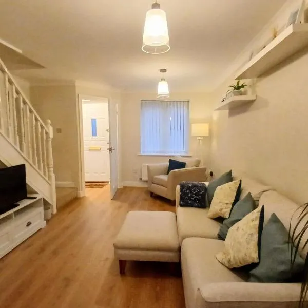 Modern and cosy home near Cardiff, hotel v destinaci Caerphilly