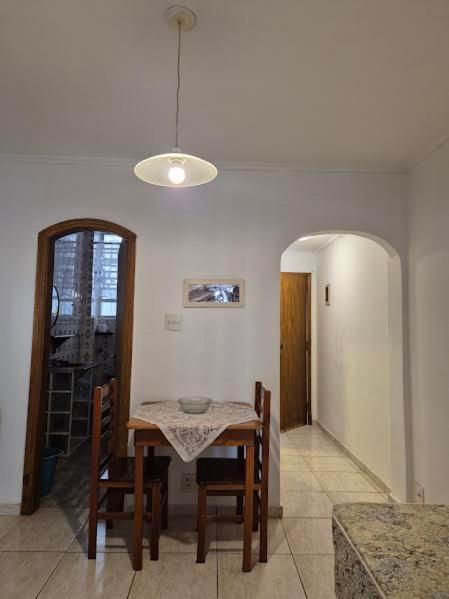 studio no polo gastronomico de Copacabana a uma quadra da praia - Foto 4