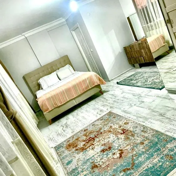 Ahmet teacher hotel,6 Minutes from the airport, hotel v destinaci Arnavutköy