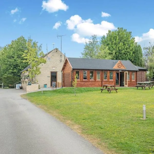 Longnor Wood Holiday Park, hotel v destinaci Longnor