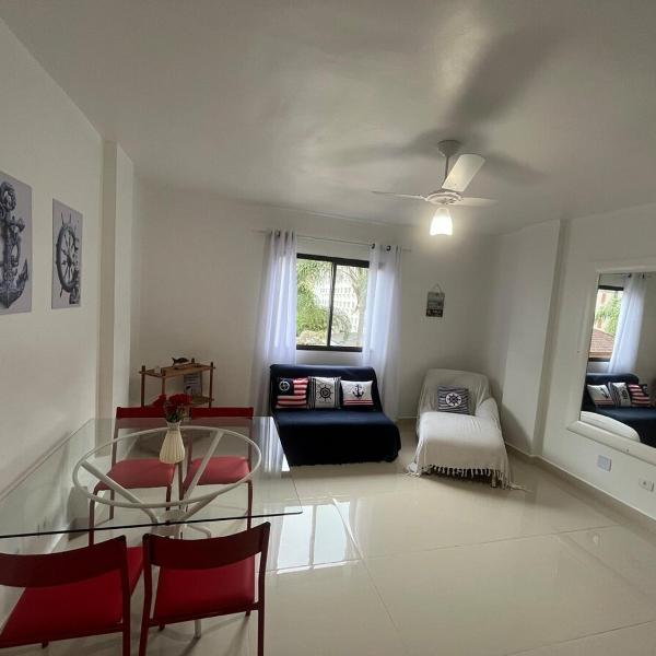 Ap 700m Praia Enseada-TV Smart, Garagem-Elevador