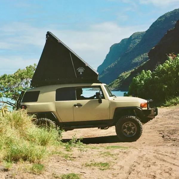 Fully Decked All Tan FJ Cruiser!, hotel v mestu Kapaa