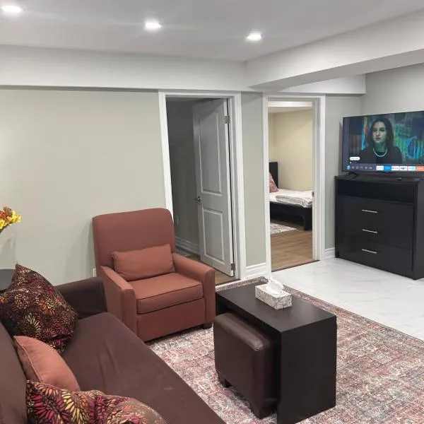 Private 2bedroom separate apartment Separate entrance Full privacy 2 car parking smoke and pet free, hotell sihtkohas Pickering