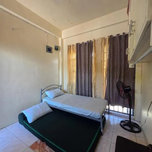 Happy Homes Guest House, hotel v destinaci Legazpi