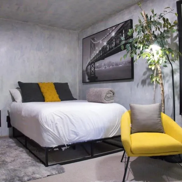 St George Family Getaway with Fire Pit, Ping Pong and Pet-Friendly Amenities, hotel v destinaci St. George