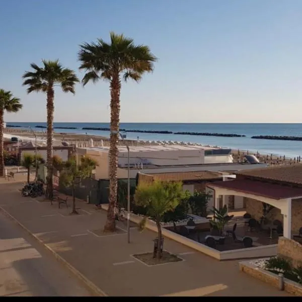 Hotel La Perla, hotel Cupra Marittimában