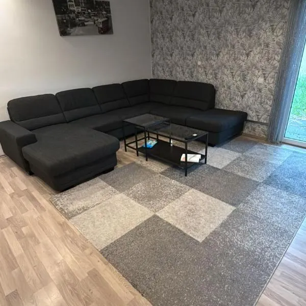 Geräumiges 2-Zimmer Apartment in Messenähe, hotel Duisburgban