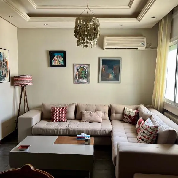 Carthage les pins, Central apartment in la Marsa, hotel v destinaci Dār Şāliḩ Bey