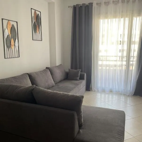 Grey Opal Apartment, hotel in Tirana