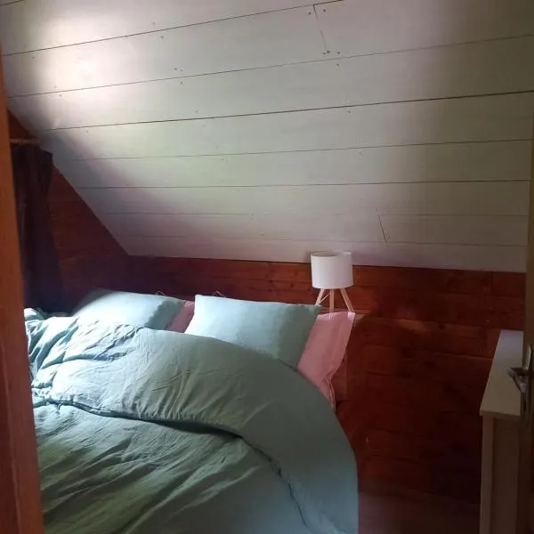 Le chalet a la ferme, hotel v destinaci Massat