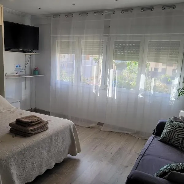 Estudio, hotel in Denia