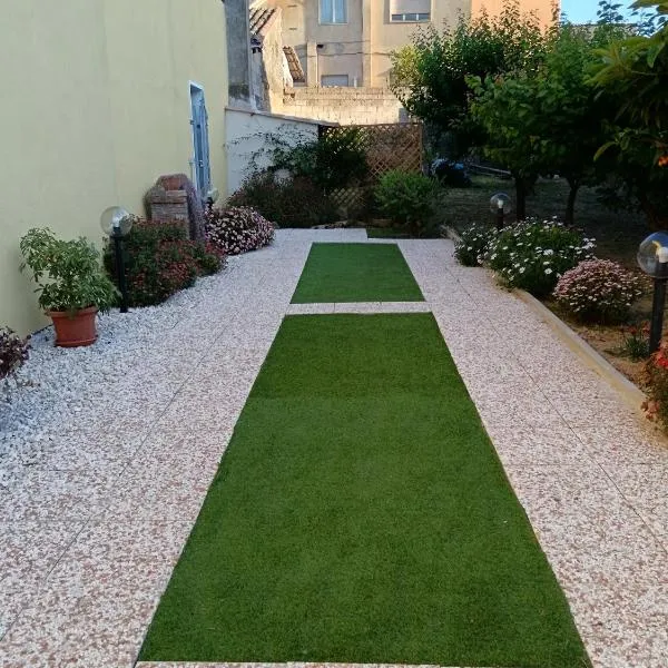 Casa vacanze Il giardino, hotel v destinácii Villamassargia