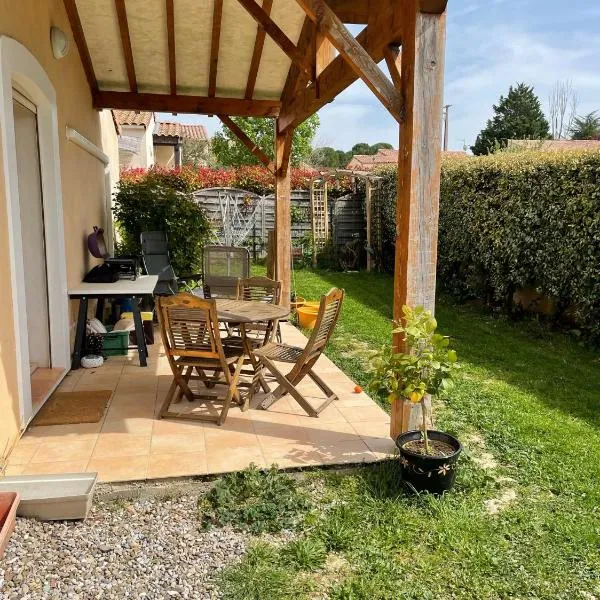 Le Clos de Leuc Vineyard Retreat, 10 Minutes from Carcassonne, hotel Leucben