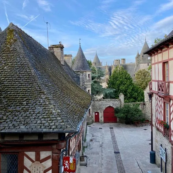La maison d'en haut, hotel v destinaci Josselin