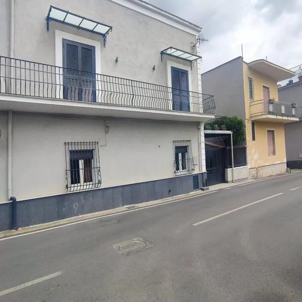 Giuius home Apartment, hotel a Camposano