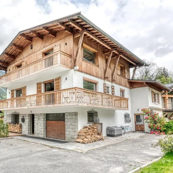 Sauna Bain Nordique Cinéma Vue Montange, hotel in Chamonix-Mont-Blanc