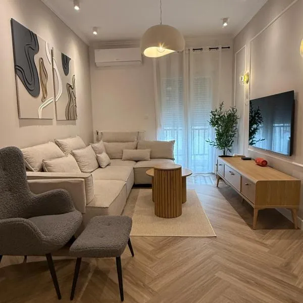 Homey luxury 2 bedroom apartment, hotel in Thessaloniki